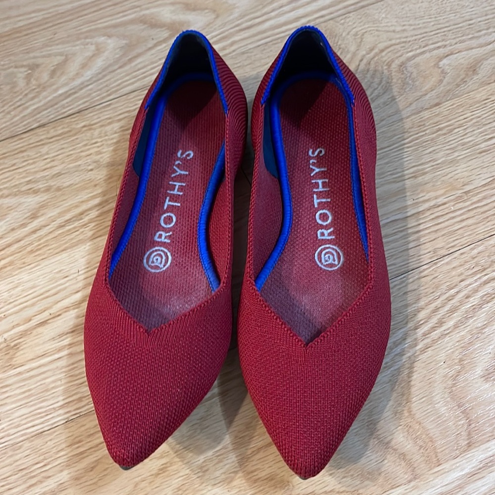 Rothys chili red points
